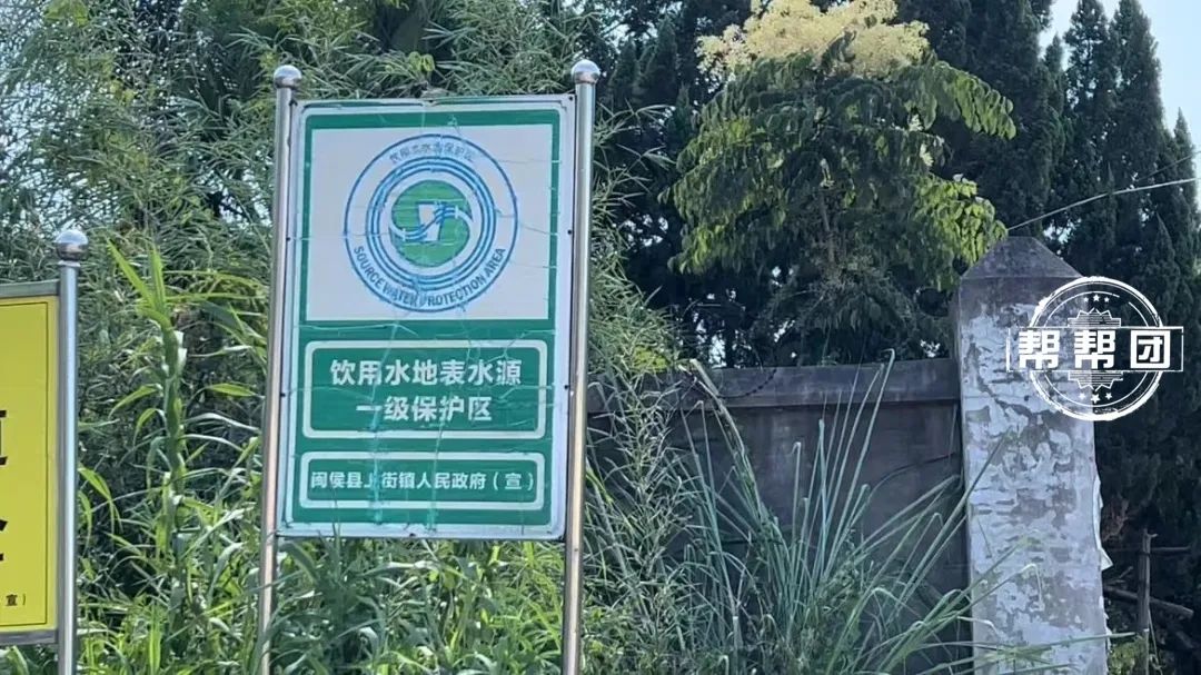 DƬ
